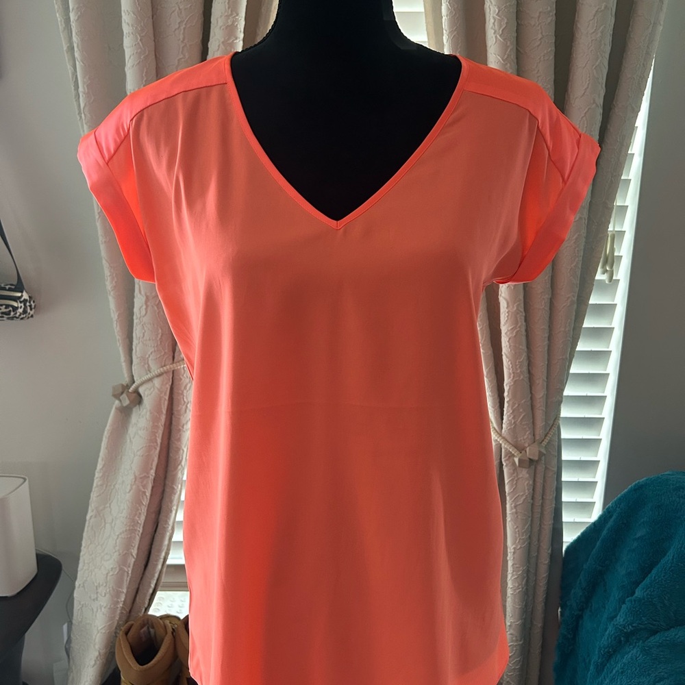 Express Women's Coral V-Neck Top Medium